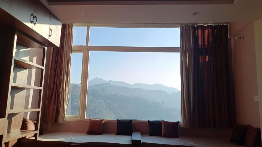 Apartment Sun Rise View At Twin Oaks'