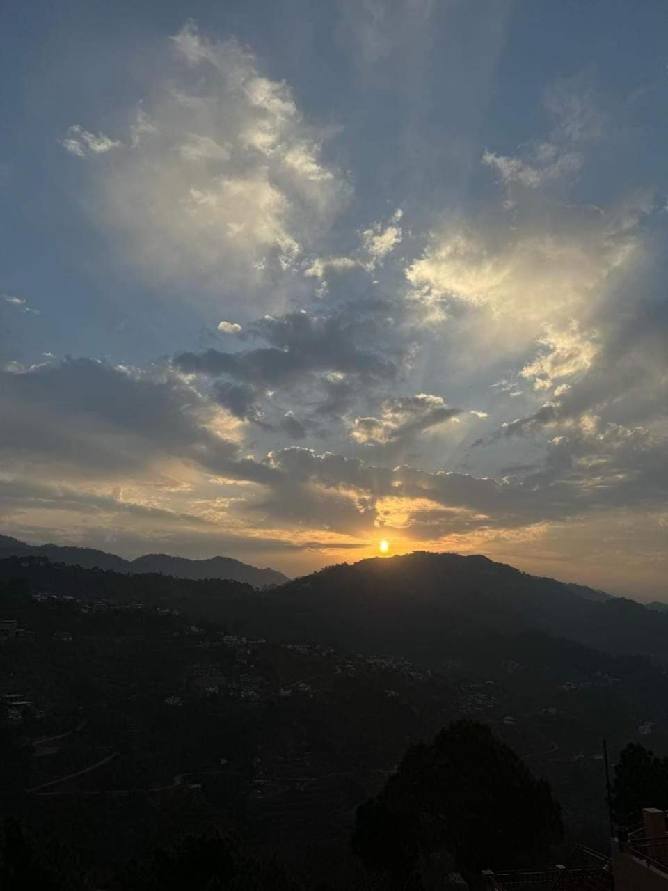 Apartment Sun Rise View At Twin Oaks'