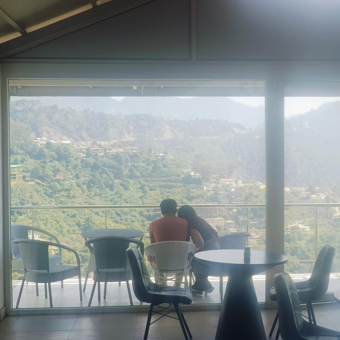 Sun Rise View At Twin Oaks' Kasauli