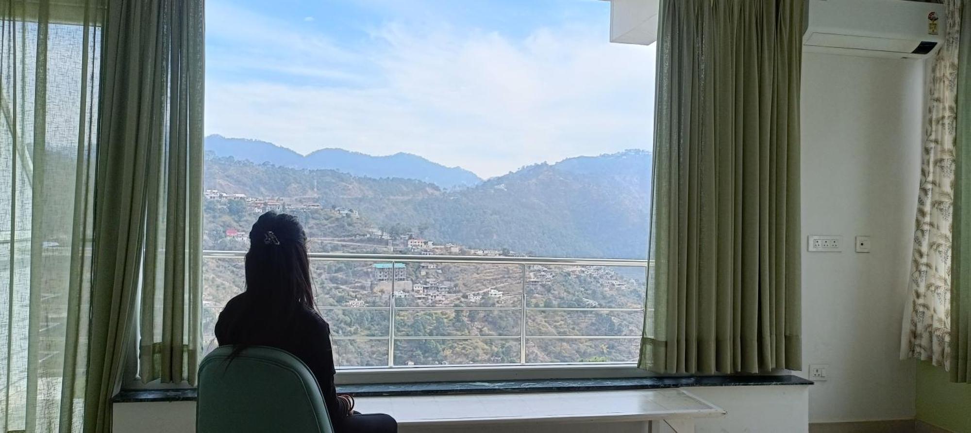 Sun Rise View At Twin Oaks' * Kasauli