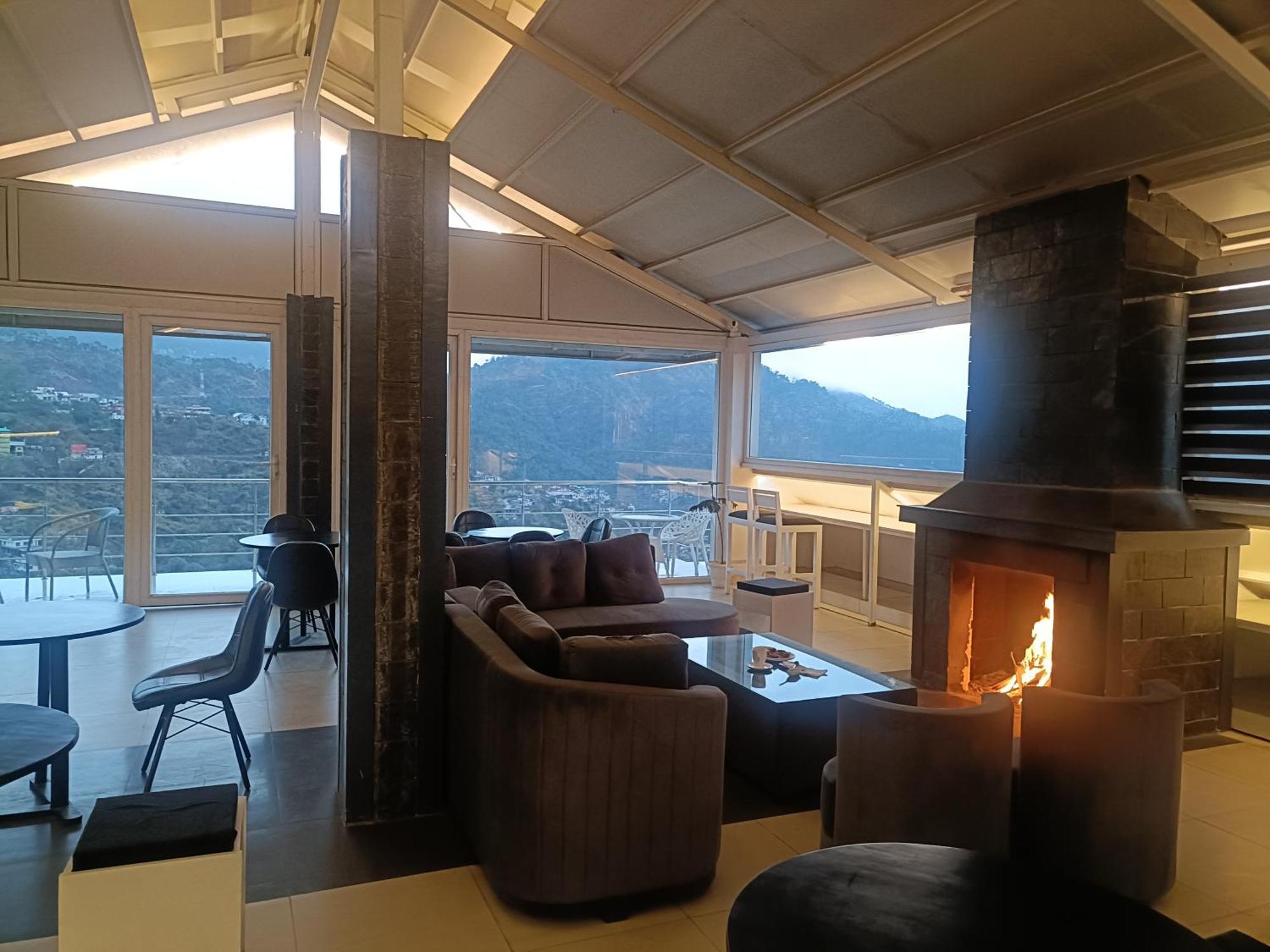 Sun Rise View At Twin Oaks' * Kasauli